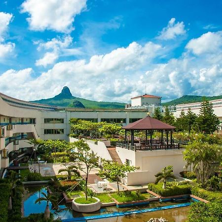 Howard Beach Resort Kenting Exterior foto View of the campus