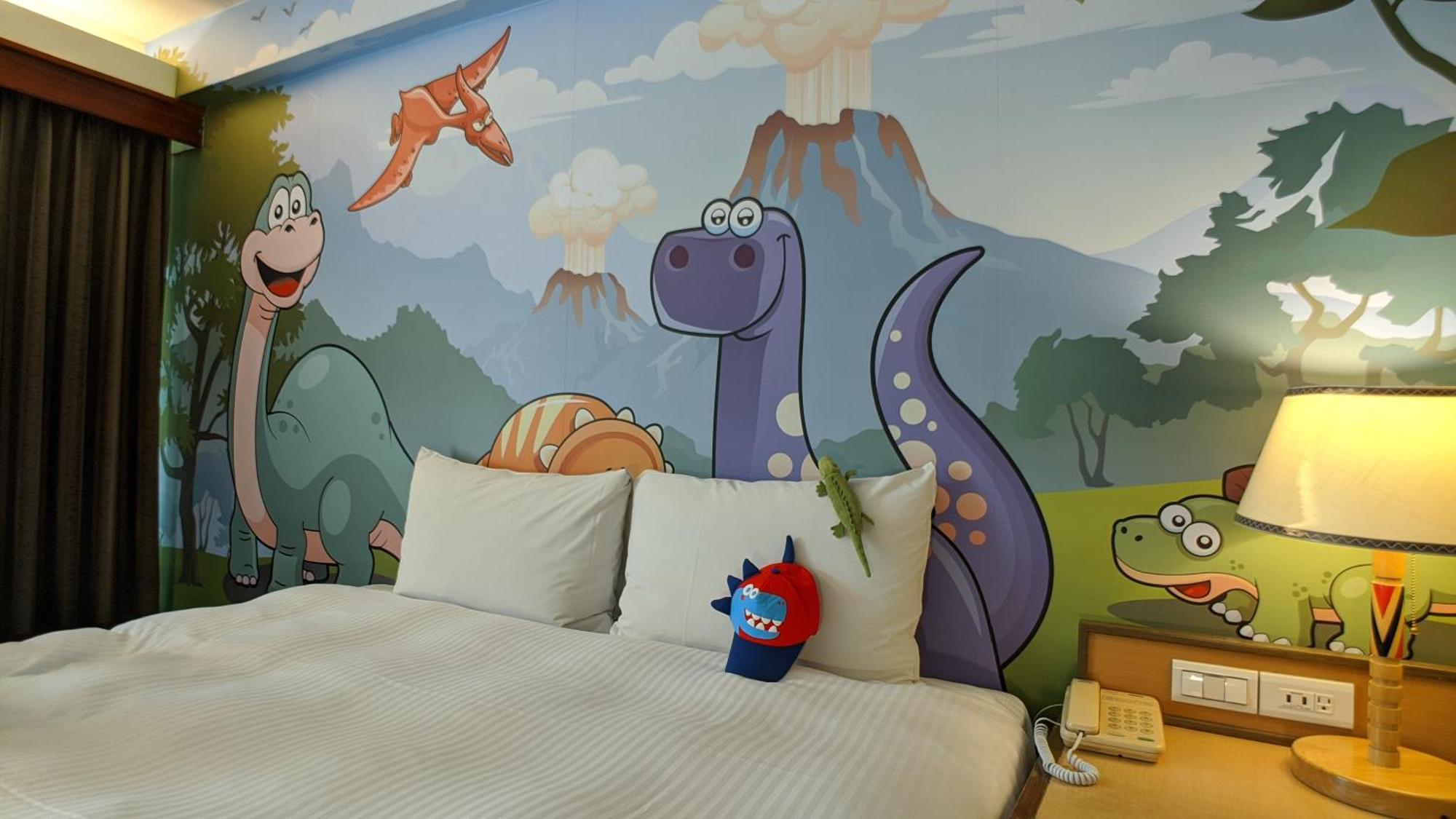 Howard Beach Resort Kenting Exterior foto A room at the Great Wolf Lodge