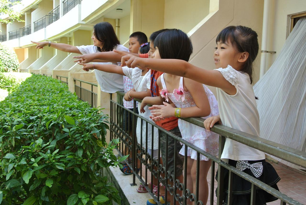 Howard Beach Resort Kenting Exterior foto Thai children