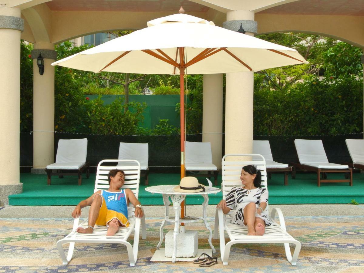 Howard Beach Resort Kenting Exterior foto A patio umbrella